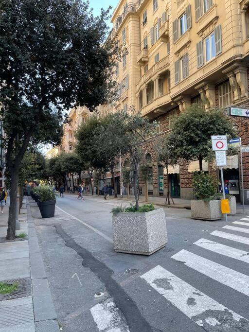 All'Otto Nel Cuore Della Citta Savona Bagian luar foto