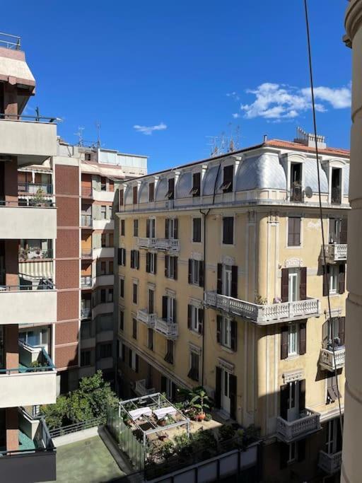 All'Otto Nel Cuore Della Citta Savona Bagian luar foto