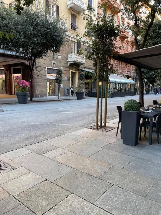 All'Otto Nel Cuore Della Citta Savona Bagian luar foto